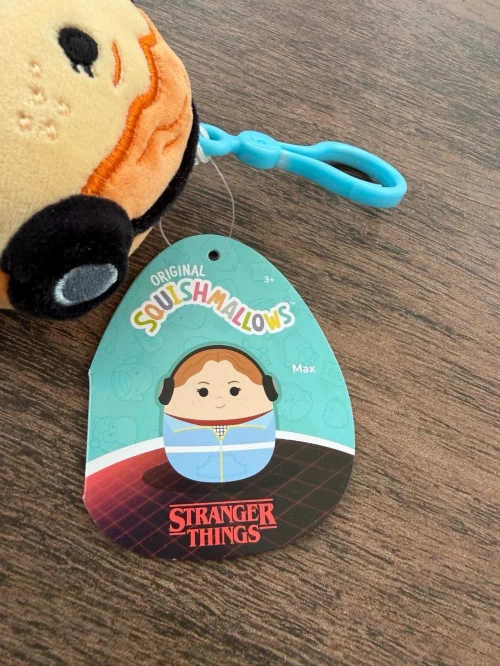 Stranger Things Max plush keychain - Picture 4 of 4